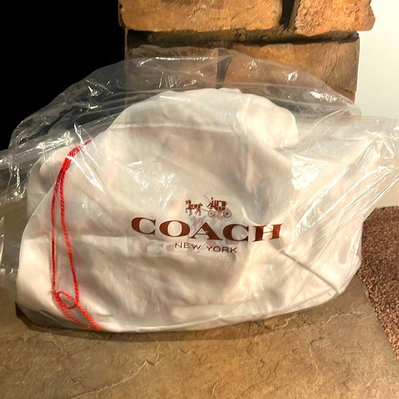 🚨Coach Crossbody🚨 - Picture 10 of 10